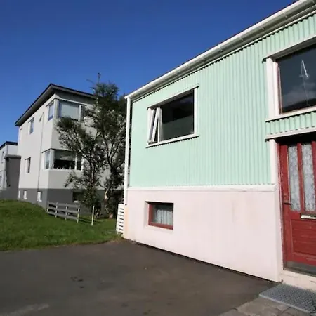 The Painter'S House With View And Balcony Apartment Siglufjordur Exterior photo